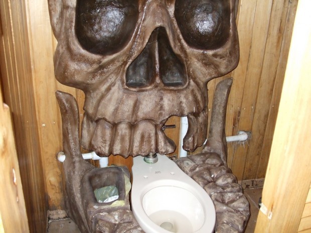 dziwne toalety