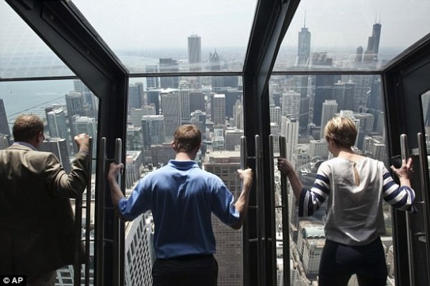 Niesamowity punkt widokowy w Chicago z wieżowca John Hancock Tower
