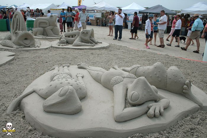 Ogromne rzeźby z piasku