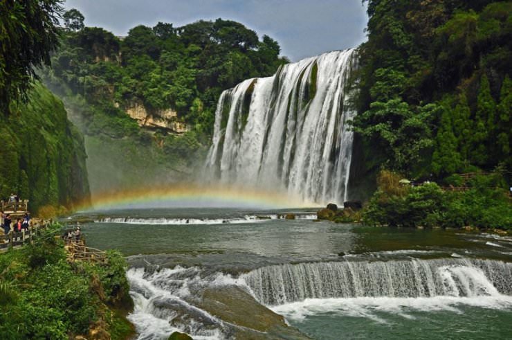 10 niesamowitych wodospadów
