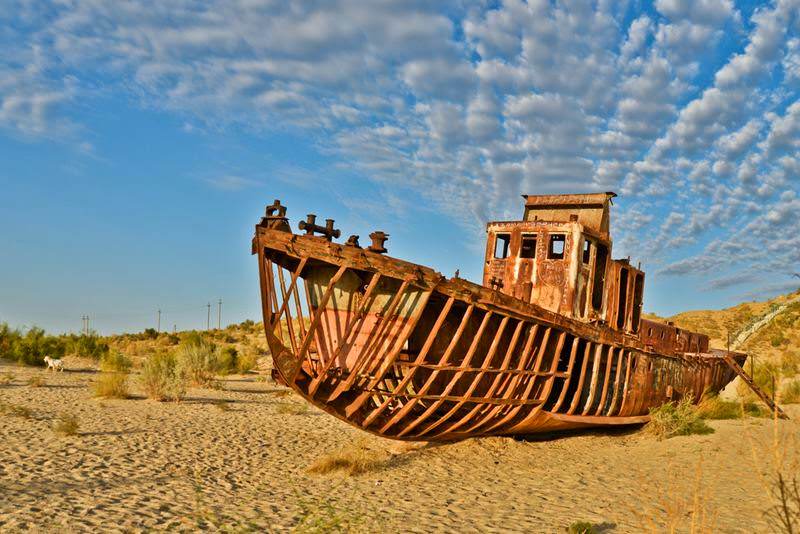 Cmentarzysko dla statków na Jeziorze Aralskim