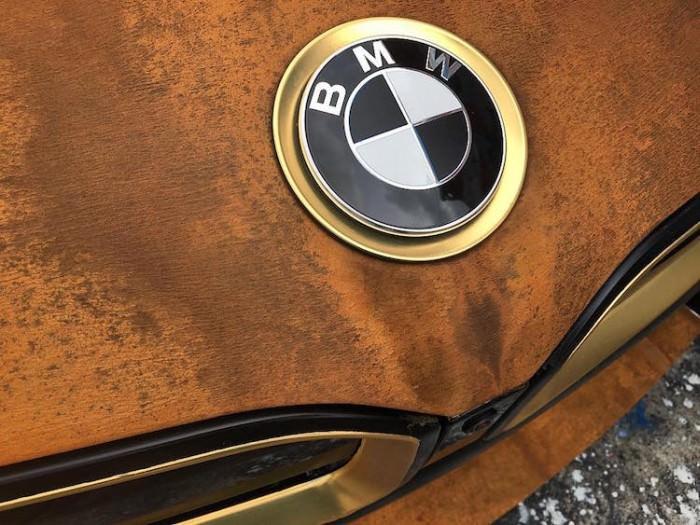 Rdzawe BMW i8