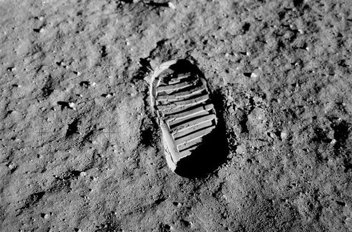 Odcisk stopy na Księżycu