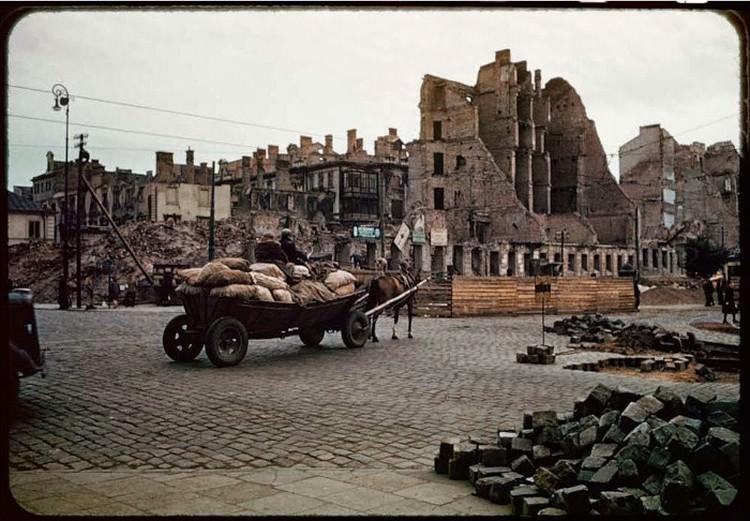 Jak wyglądała Warszawa po wojnie