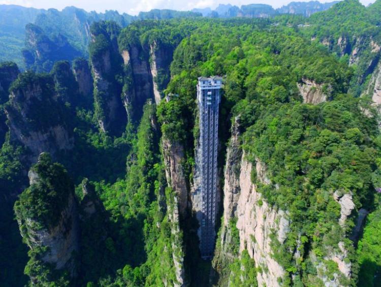 Winda Bailong - najwyższa na świecie zewnętrzna winda widokowa