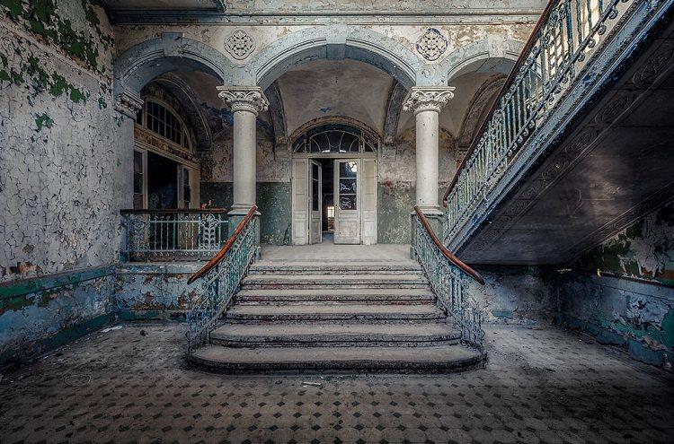 Opuszczone budynki w Europie na fotografiach Christiana Richtera