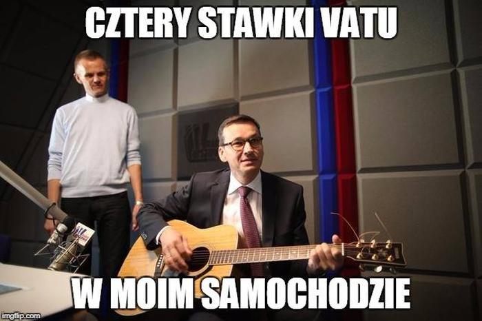 Morawiecki z gitarą - memy