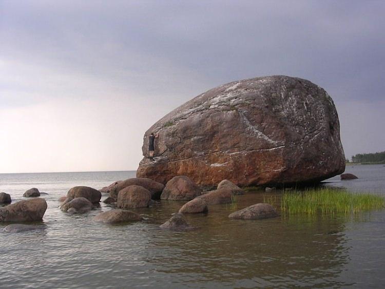 Ehalkivi największy głaz narzutowy Europy