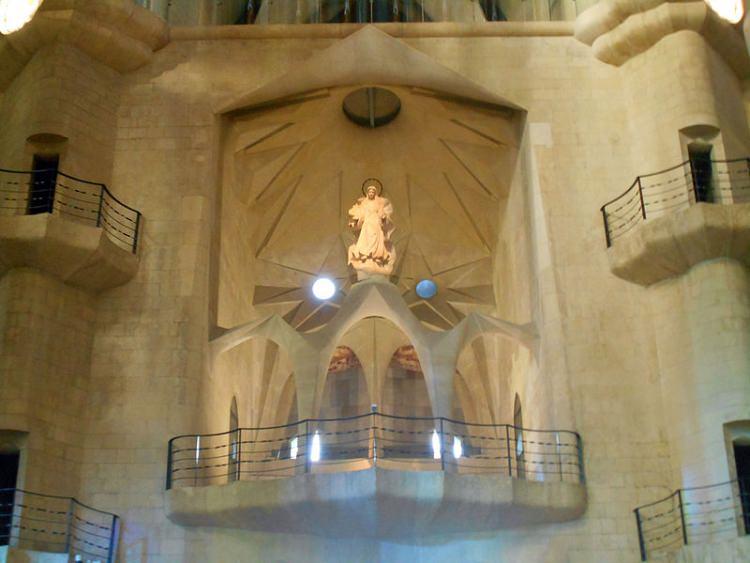 Statua Matki Boskiej - Sagrada Familia