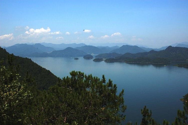jezioro Qiandao w Chinach