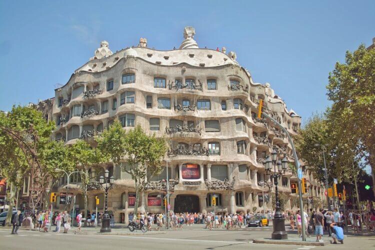 Casa Mila w Barcelonie