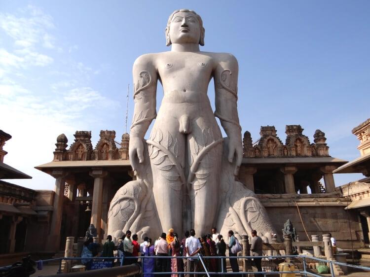 Posąg Bahubali Znany Również Jako Gomateshwara