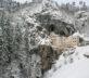 Predjamski Grad w Słowenii – zaczarowany zamek wklejony w skałę
