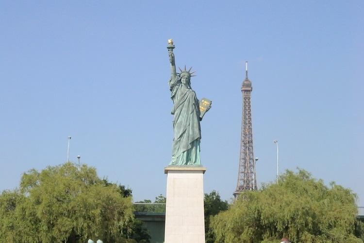 Paryż - statua wolności
