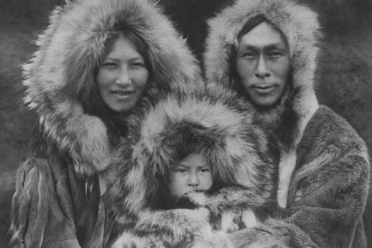 Inuicka rodzina ok. roku 1930